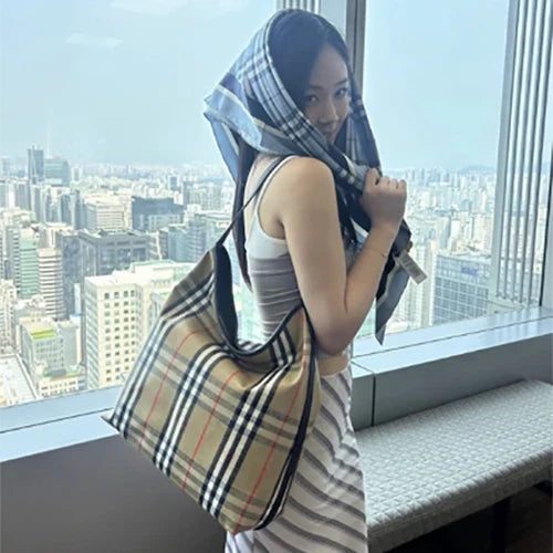 버버리 하이랜드 체크 토트 숄더백 (비비,정은채 ,이시영 착용) · 우** 고객님