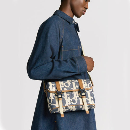 디올 힛 더 로드 메신저백 블루 베이지