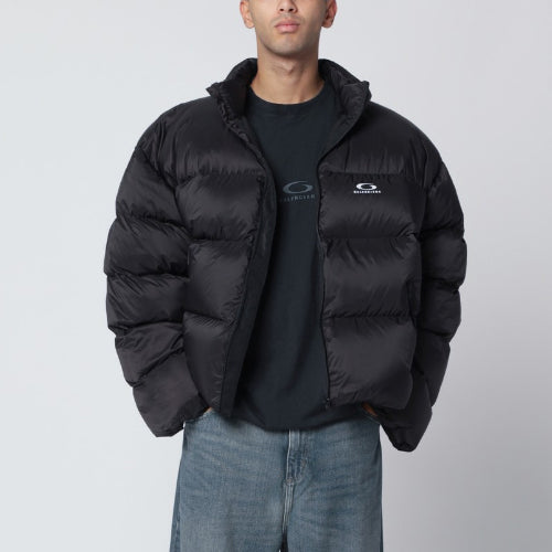 발렌시아가 로고 디테일 패딩 재킷 블랙