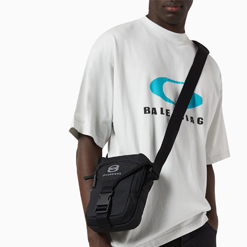 발렌시아가 크로스바디 파우치 블랙