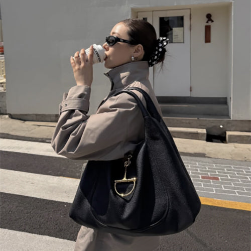 구찌 소프트빗 라지 숄더백 블랙 (애슐리 착용)