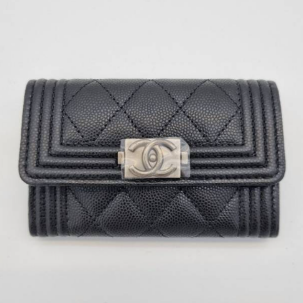 샤넬 보이 똑딱이 카드지갑 블랙 캐비어 은장